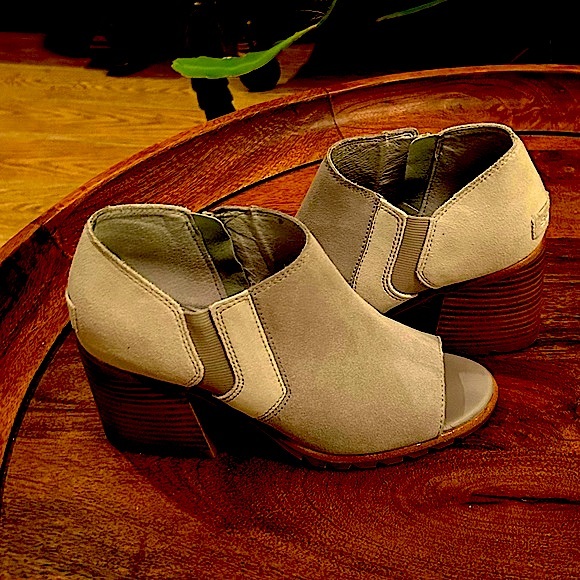 SOREL,NADIA LEATHER PEEP-TOE BOOTIE SIZE 7 - Picture 2 of 14